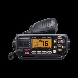 Radio móvil marino ICOM, Tx: 156.025-157.425MHz, Rx: 156.050-163.275MHz, 25W de potencia, sumergible IPX7 incluye: micrófono, c